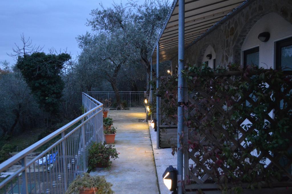 Affittacamere Arabafenice Vezzano Ligure Exterior photo