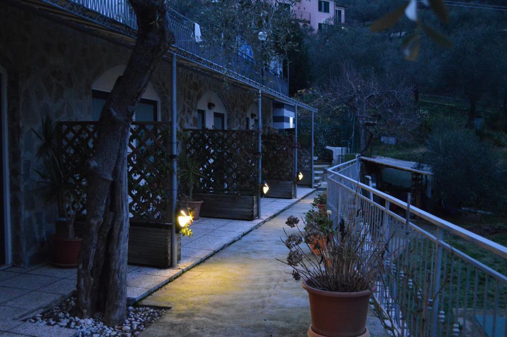 Affittacamere Arabafenice Vezzano Ligure Exterior photo