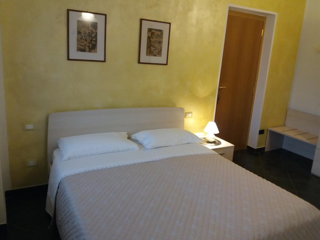 Affittacamere Arabafenice Vezzano Ligure Exterior photo